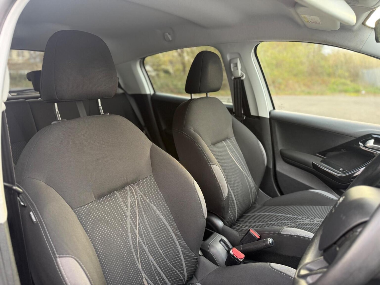 Used Peugeot 208 2015 for sale - 76791530: Photo 22