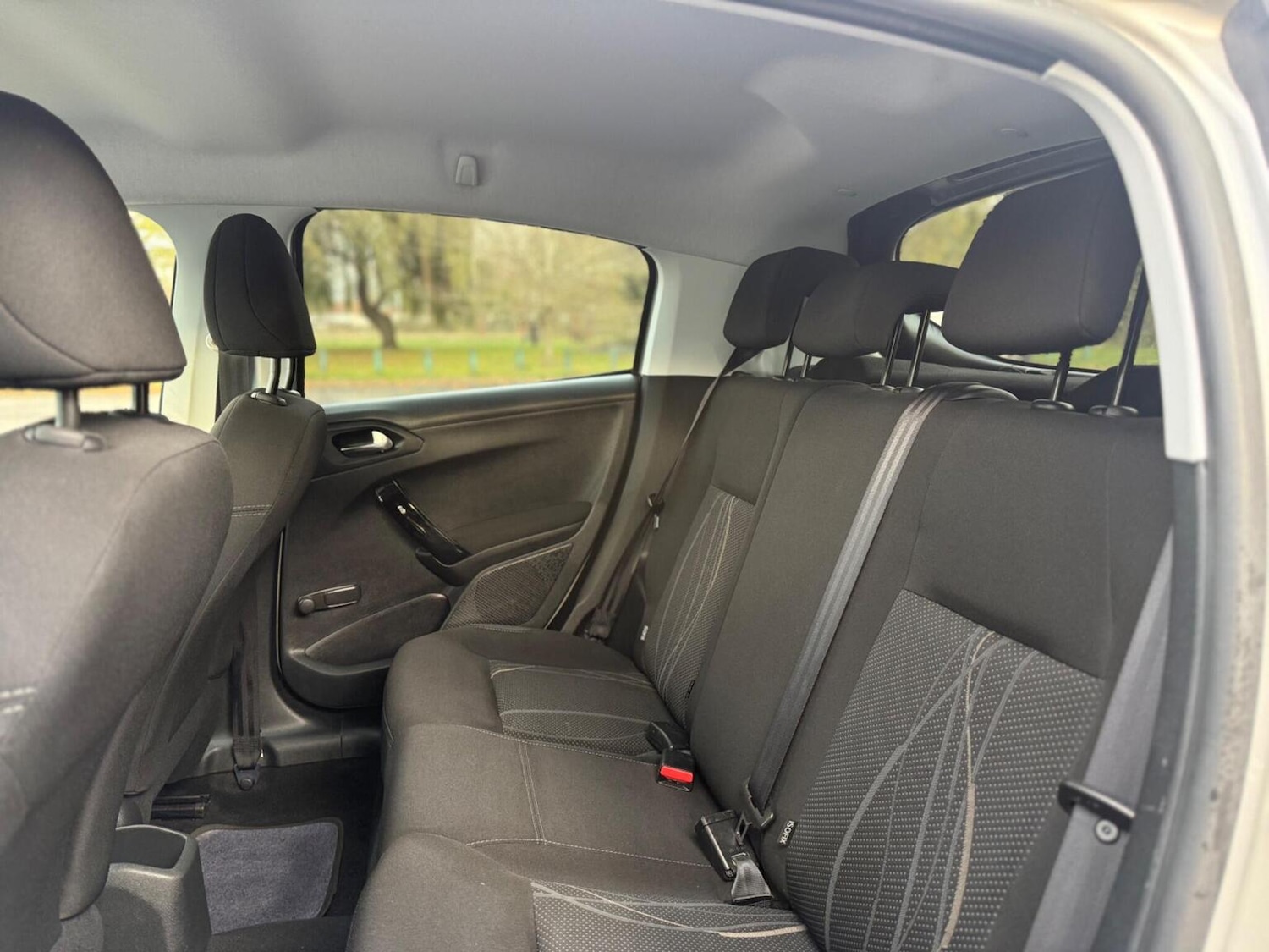 Used Peugeot 208 2015 for sale - 76791530: Photo 27