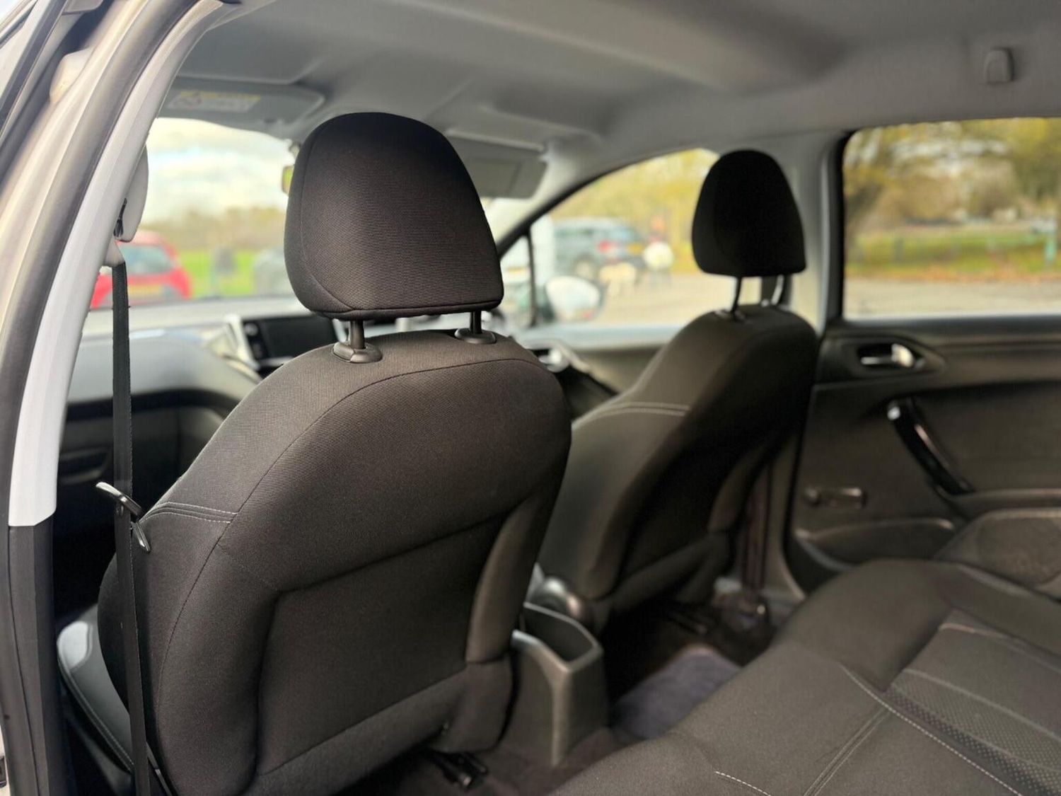 Used Peugeot 208 2015 for sale - 76791530: Photo 28