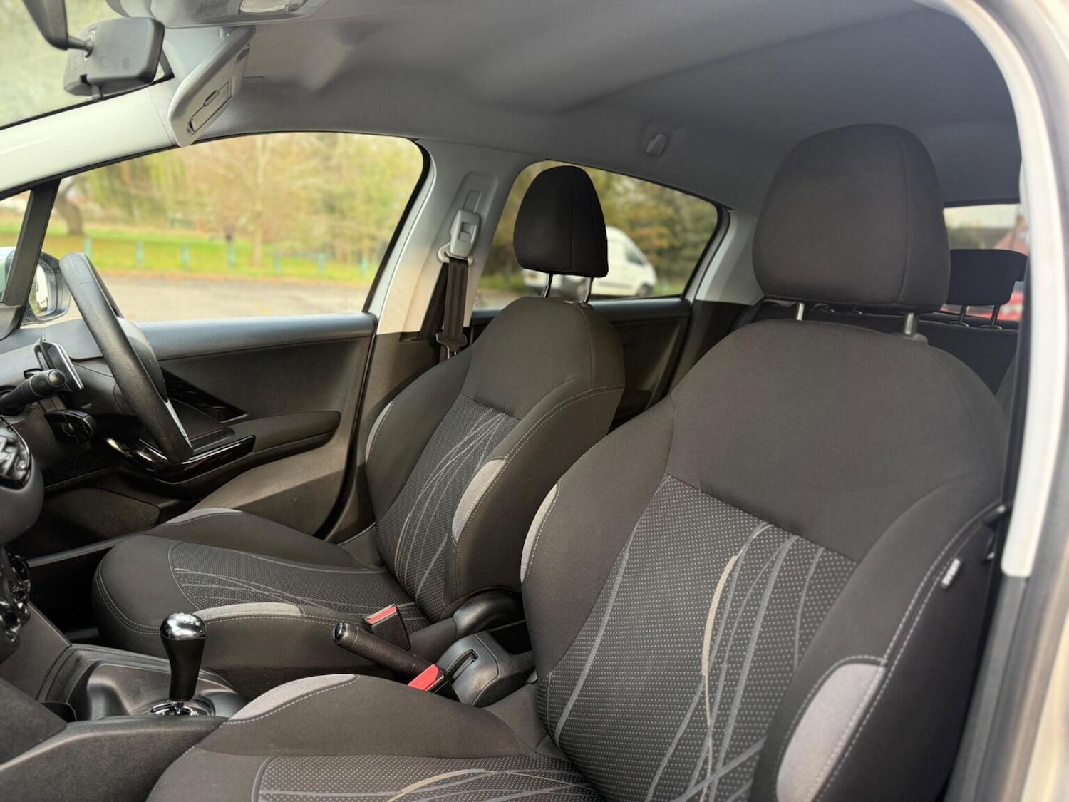 Used Peugeot 208 2015 for sale - 76791530: Photo 39