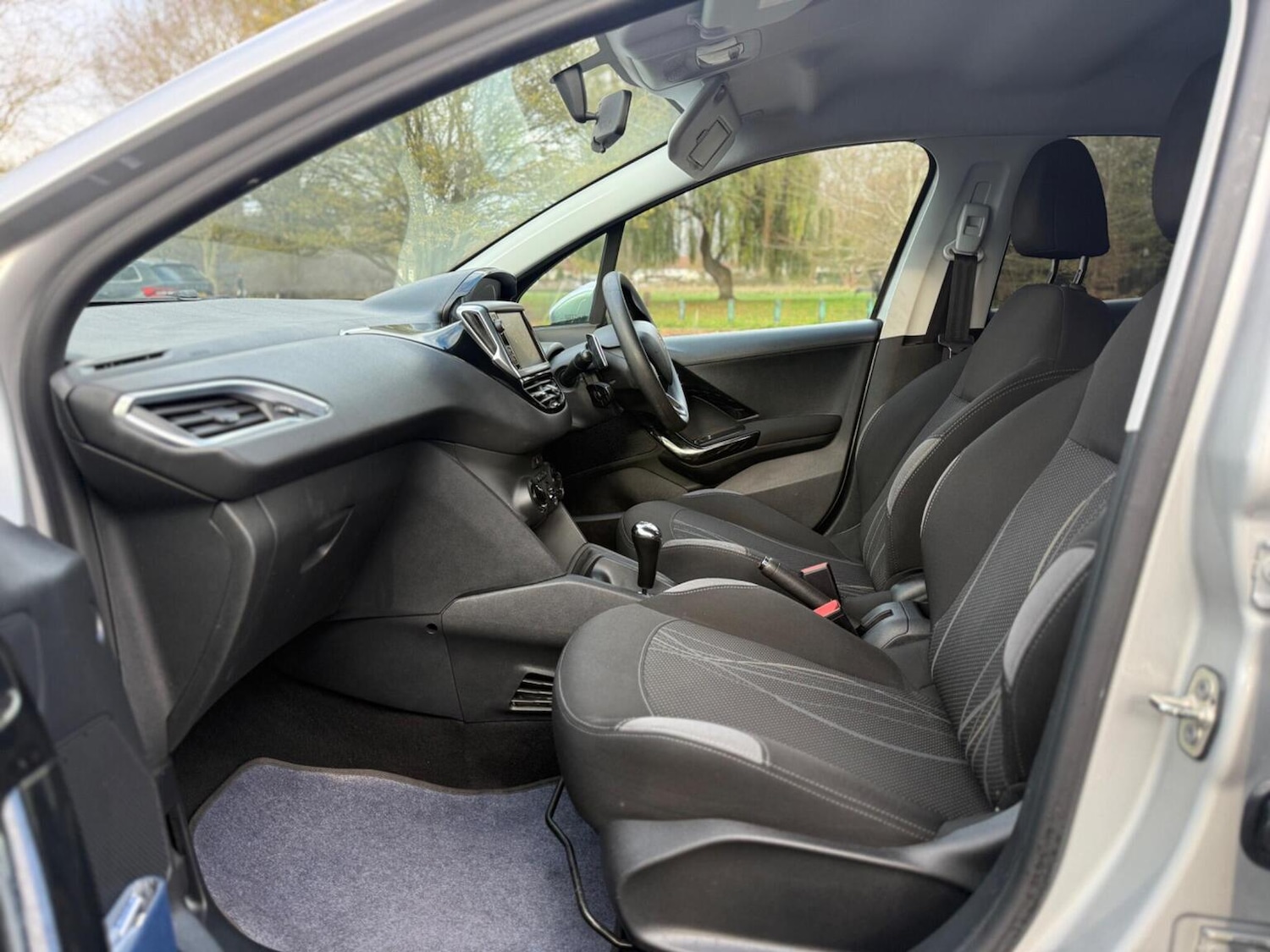 Used Peugeot 208 2015 for sale - 76791530: Photo 40