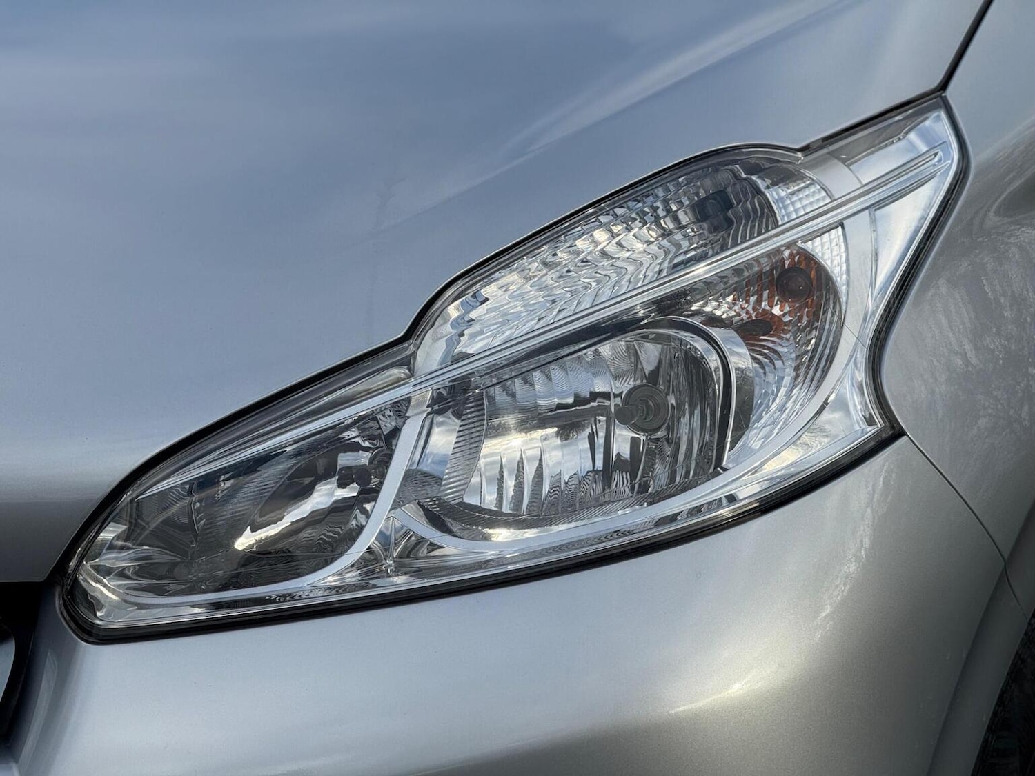 Used Peugeot 208 2015 for sale - 76791530: Photo 43