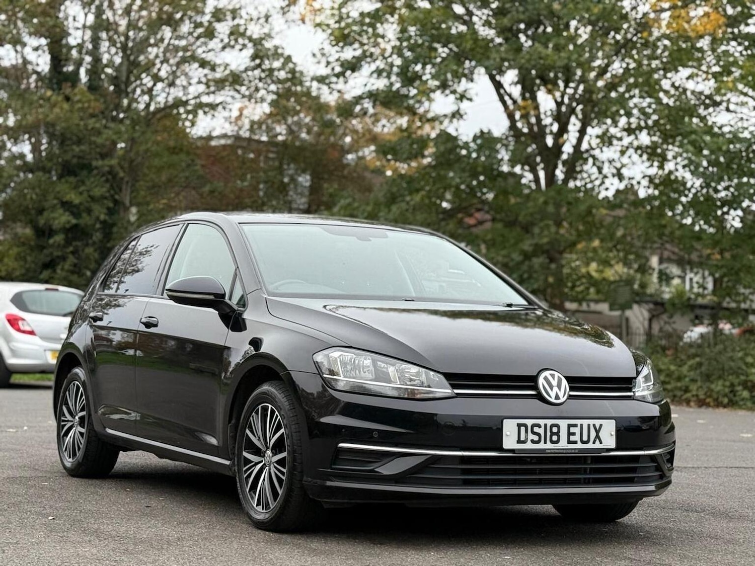 Used Volkswagen Golf 2018 for sale - 76376890: Photo 1