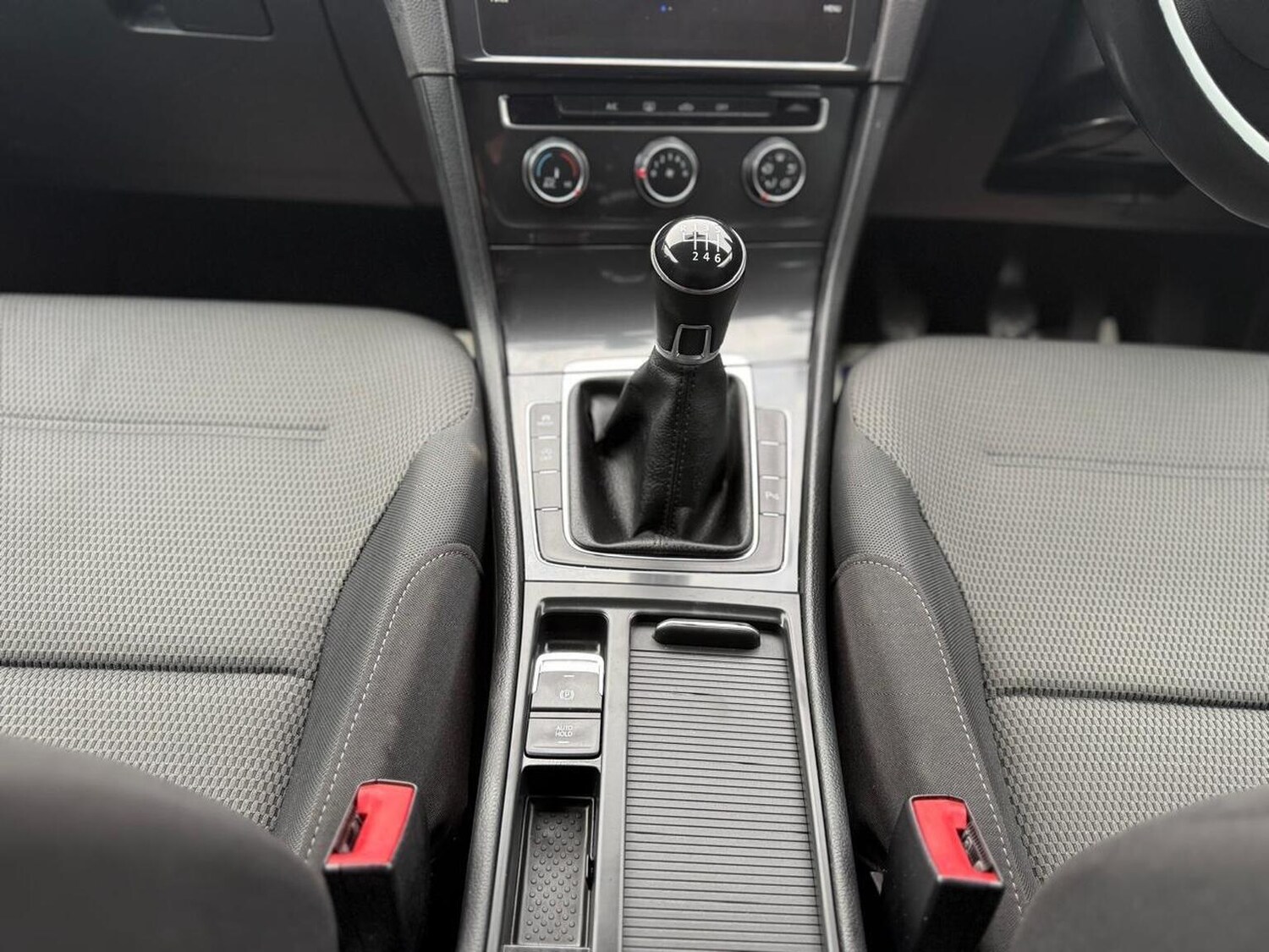 Used Volkswagen Golf 2018 for sale - 76376890: Photo 26