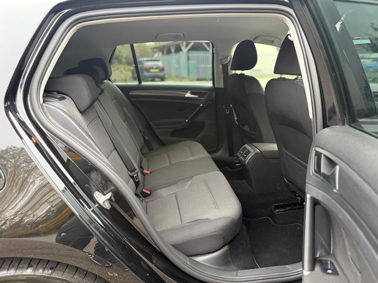 Used Volkswagen Golf 2018 for sale - 76376890: Photo 32