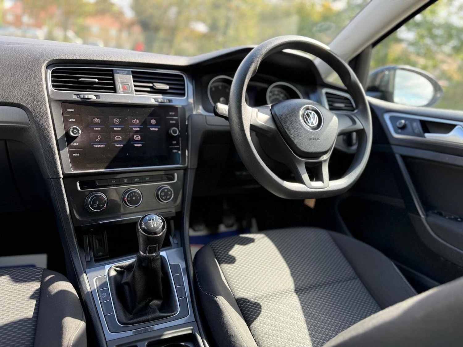 Used Volkswagen Golf 2019 for sale - 76158409: Photo 17
