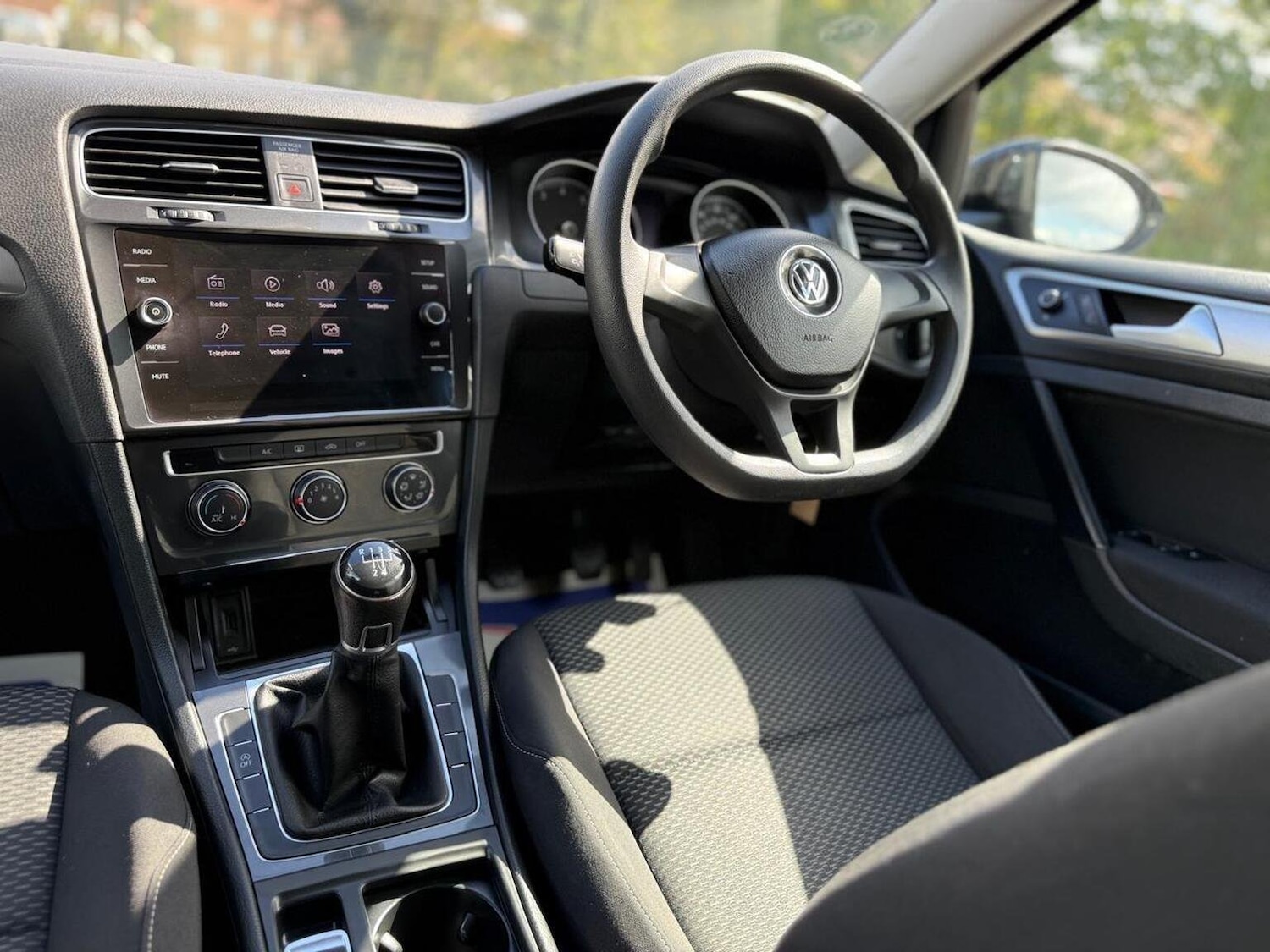 Used Volkswagen Golf 2019 for sale - 76158409: Photo 20