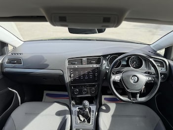 Used Volkswagen Golf 2018 for sale - 76158417: Photo