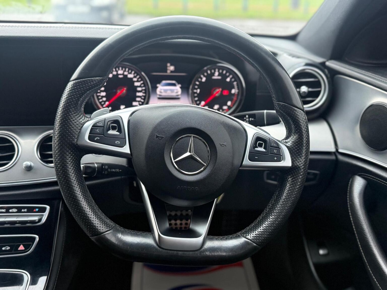 Used Mercedes-Benz E Class 2018 for sale - 76974449: Photo 32