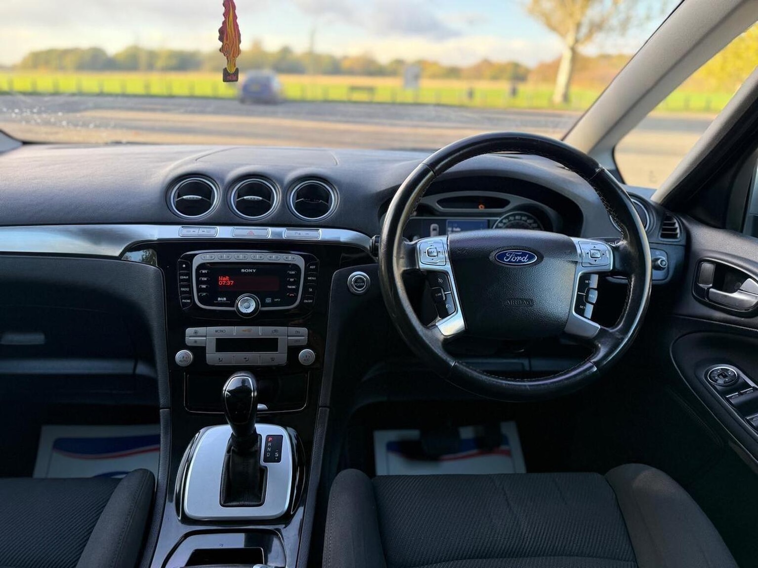 Used Ford S-Max 2010 for sale - 76439902: Photo 2