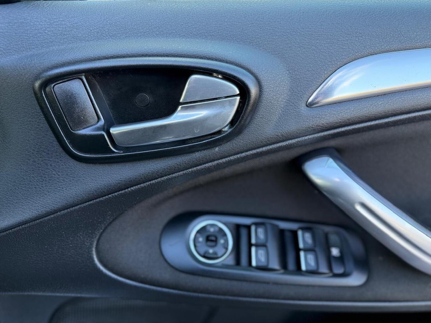 Used Ford S-Max 2010 for sale - 76439902: Photo 41