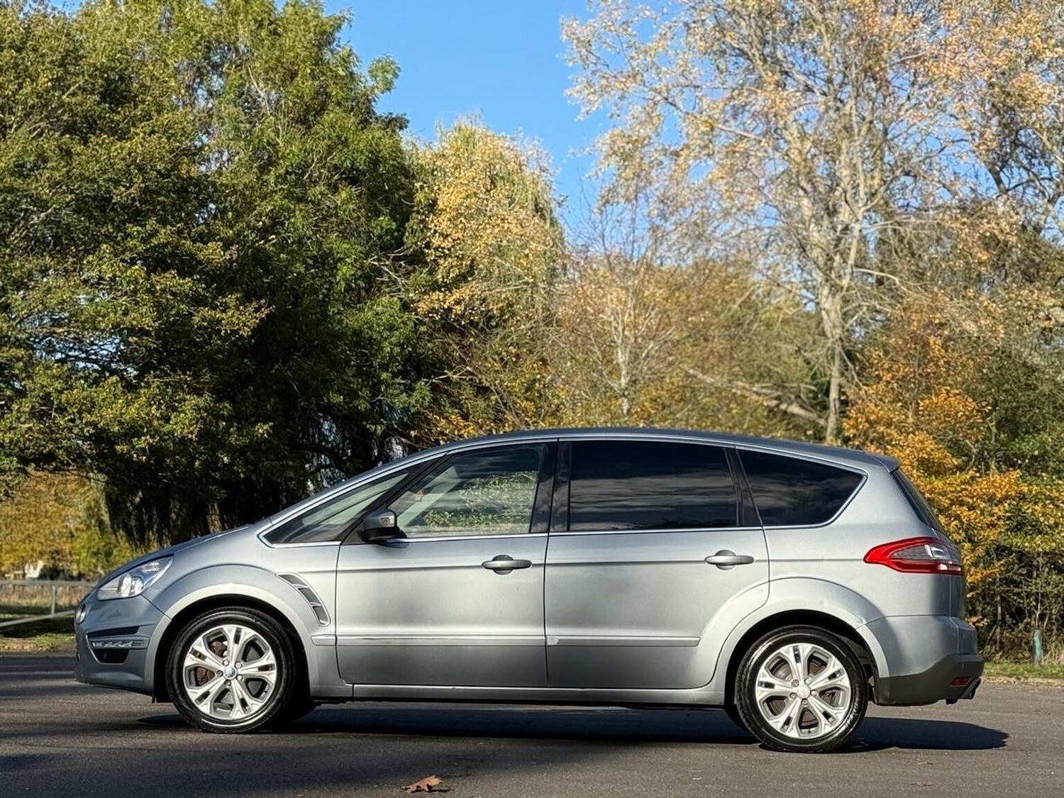 Used Ford S-Max 2010 for sale - 76439902: Photo 8