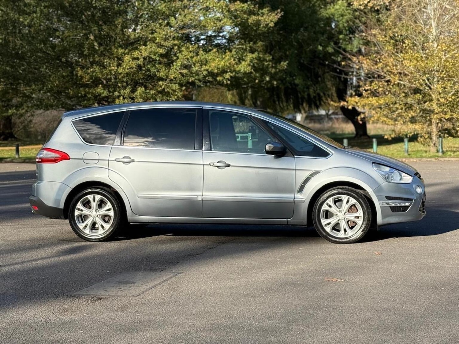 Used Ford S-Max 2010 for sale - 76439902: Photo 9