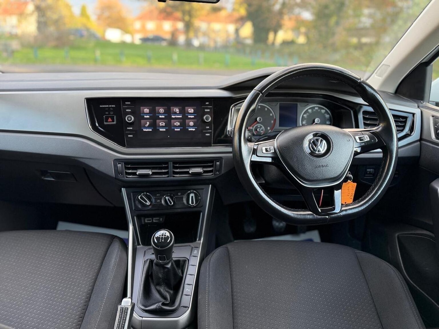 Used Volkswagen Polo 2019 for sale - 76380310: Photo 2