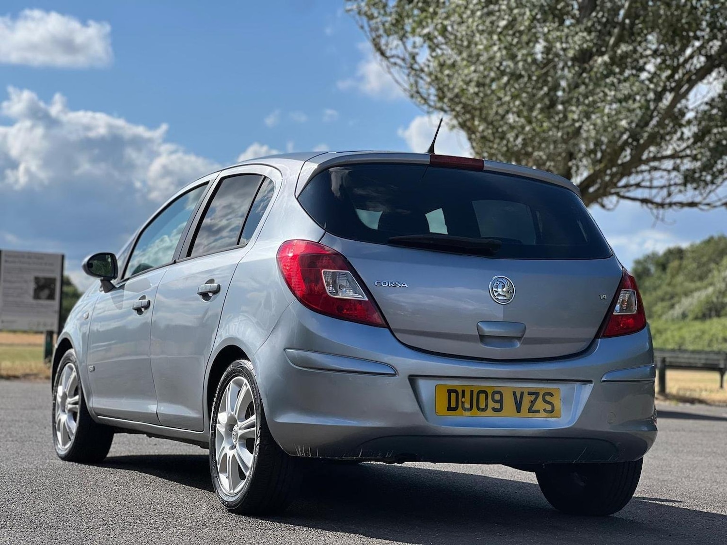 Used Vauxhall Corsa 2009 for sale - 76158423: Photo 24