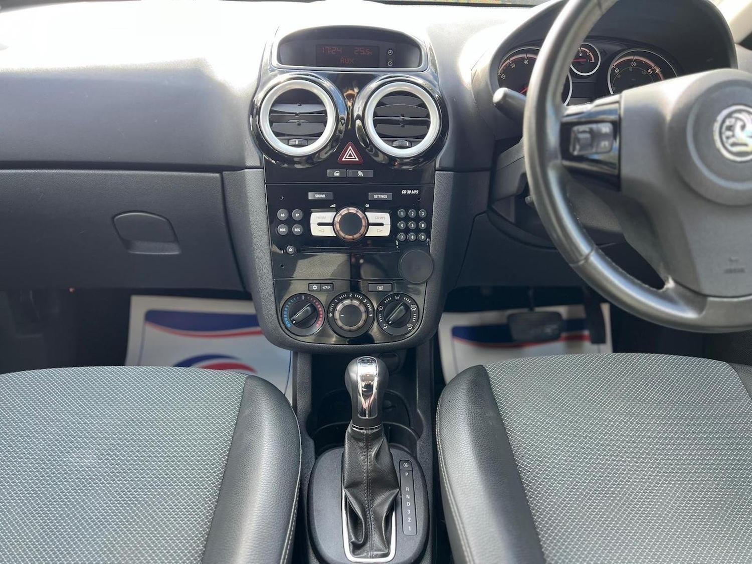 Used Vauxhall Corsa 2009 for sale - 76158423: Photo 30