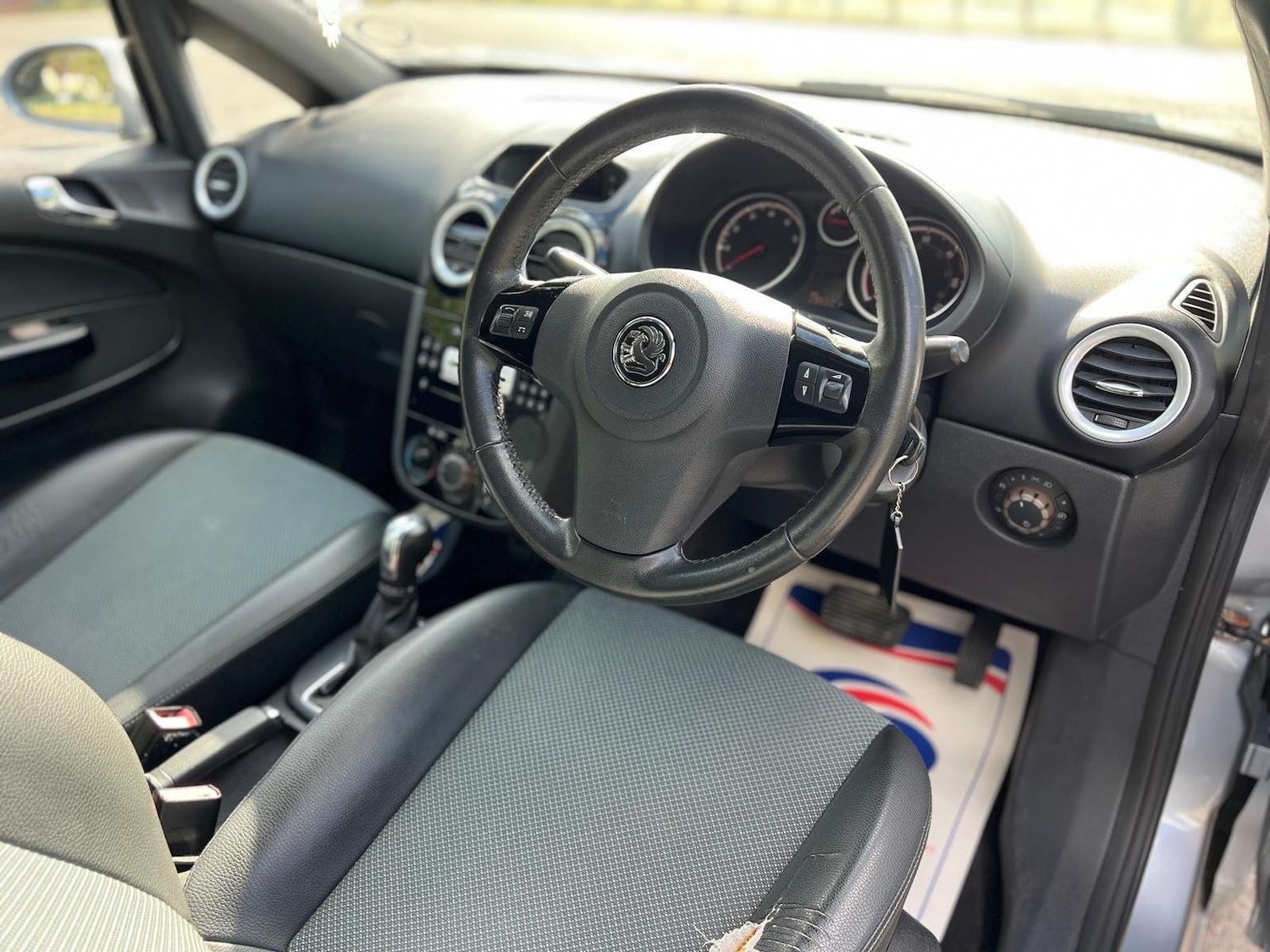 Used Vauxhall Corsa 2009 for sale - 76158423: Photo 32