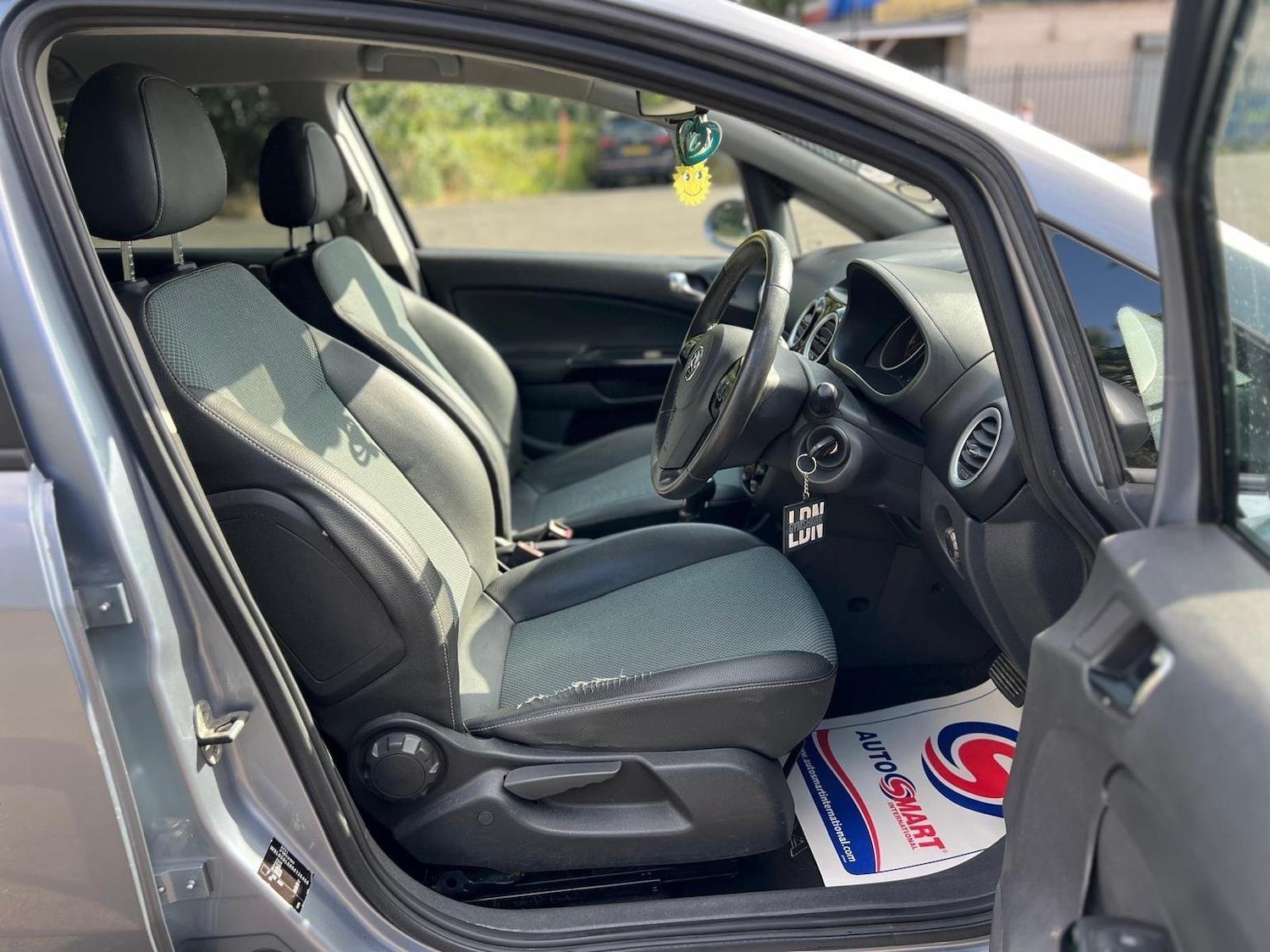 Used Vauxhall Corsa 2009 for sale - 76158423: Photo 33