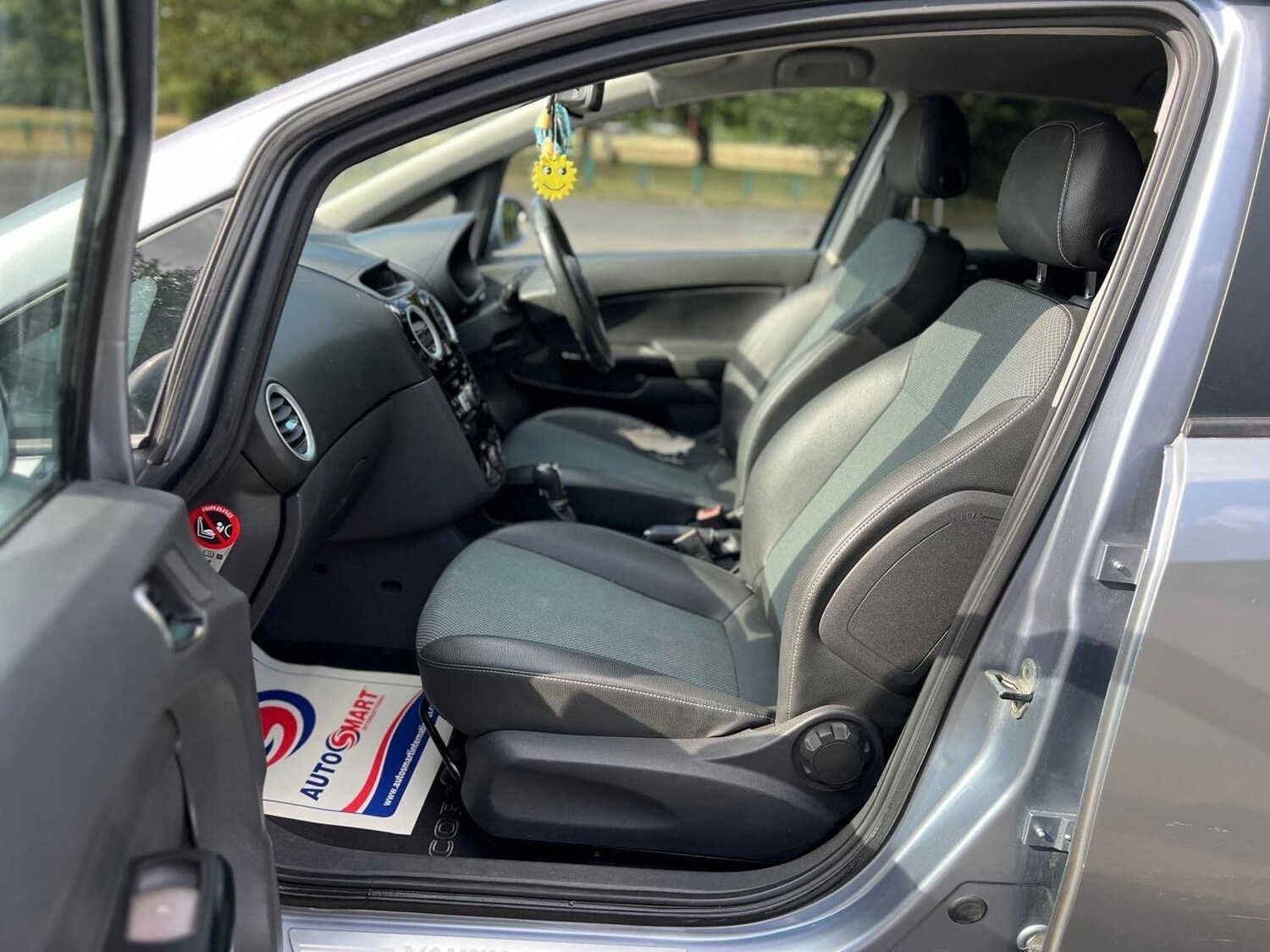 Used Vauxhall Corsa 2009 for sale - 76158423: Photo 34