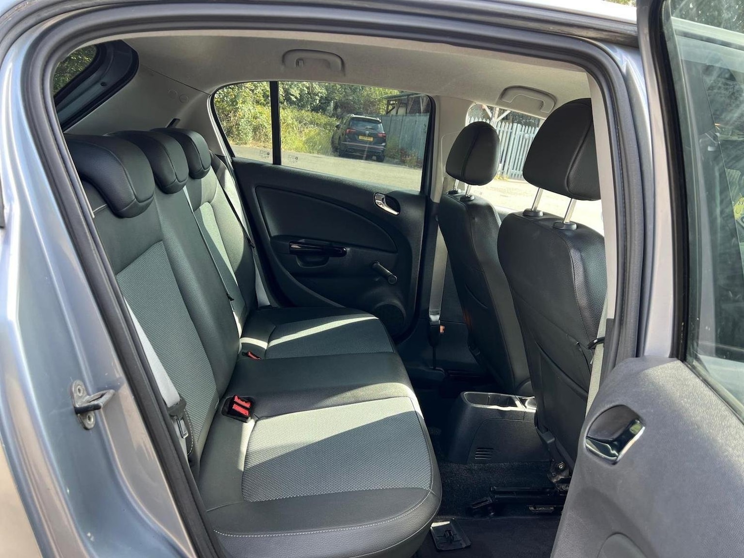 Used Vauxhall Corsa 2009 for sale - 76158423: Photo 35