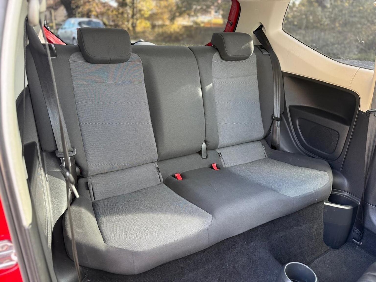 Used Volkswagen up! 2014 for sale - 76439852: Photo 27