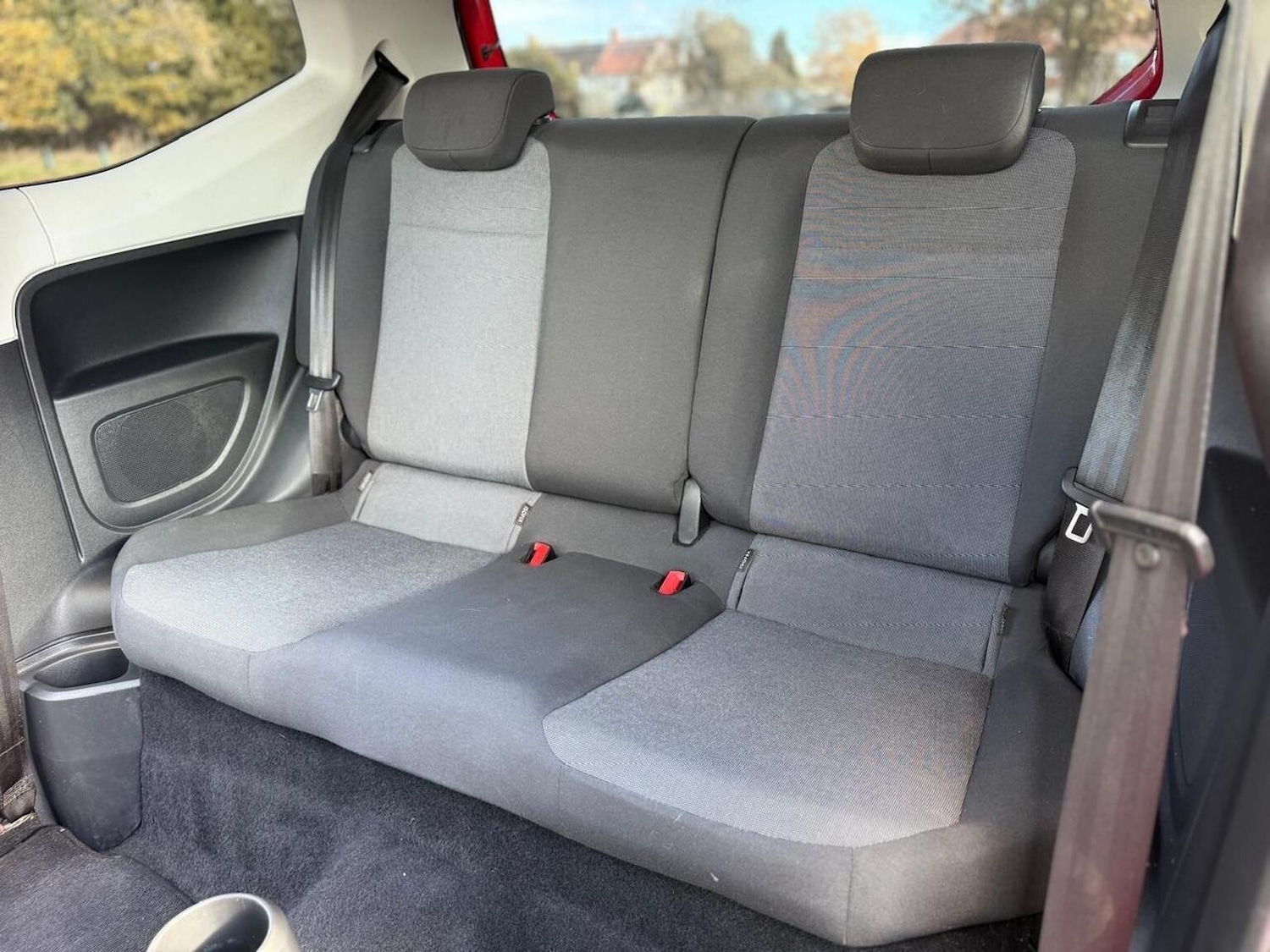 Used Volkswagen up! 2014 for sale - 76439852: Photo 29