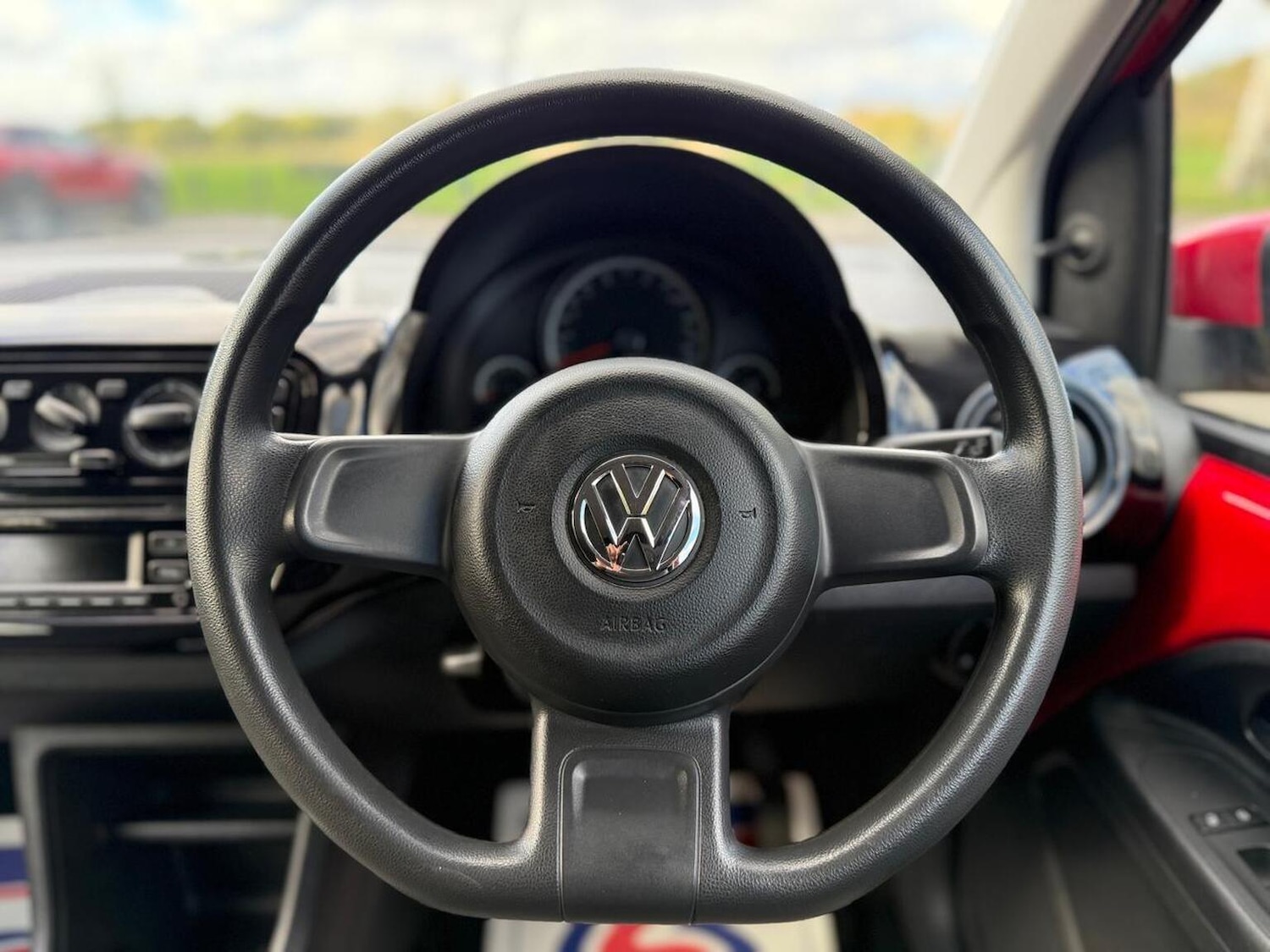 Used Volkswagen up! 2014 for sale - 76439852: Photo 30