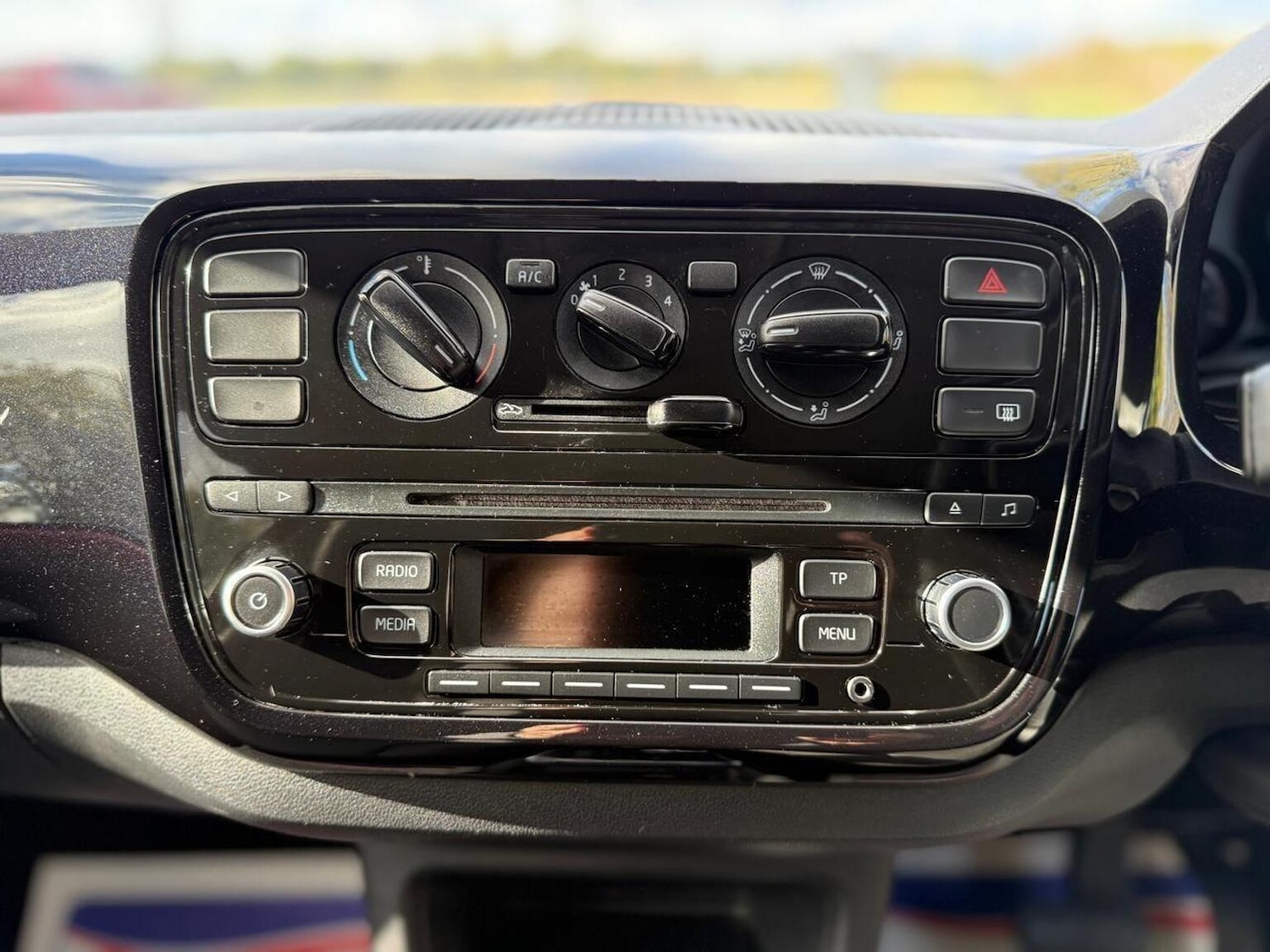 Used Volkswagen up! 2014 for sale - 76439852: Photo 37