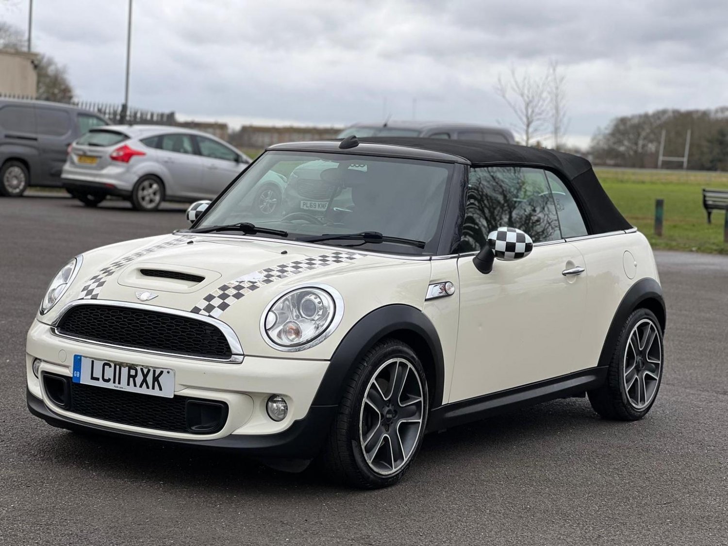 Used MINI Convertible 2011 for sale - 76793779: Photo 21