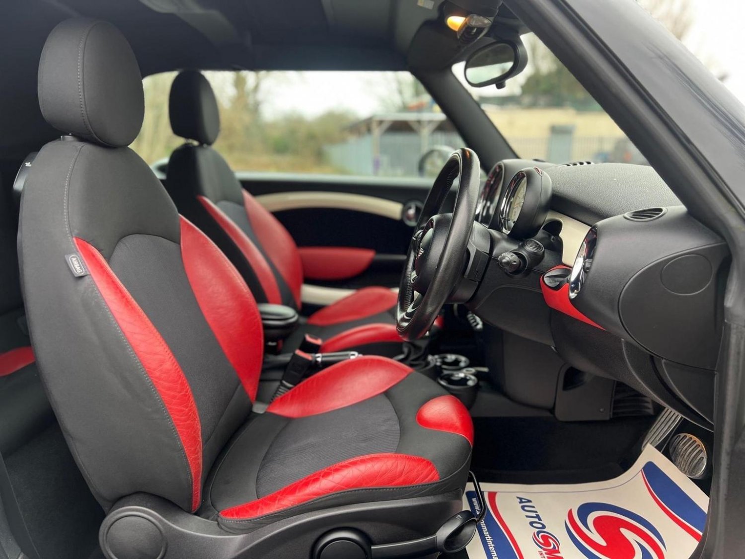 Used MINI Convertible 2011 for sale - 76793779: Photo 26