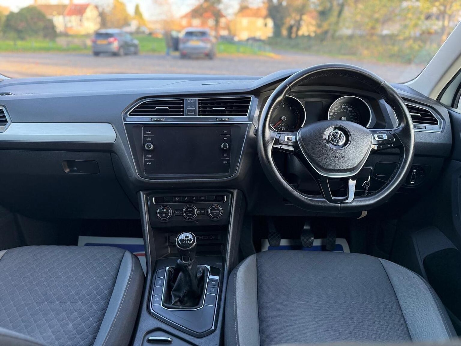 Used Volkswagen Tiguan 2018 for sale - 76670779: Photo 2