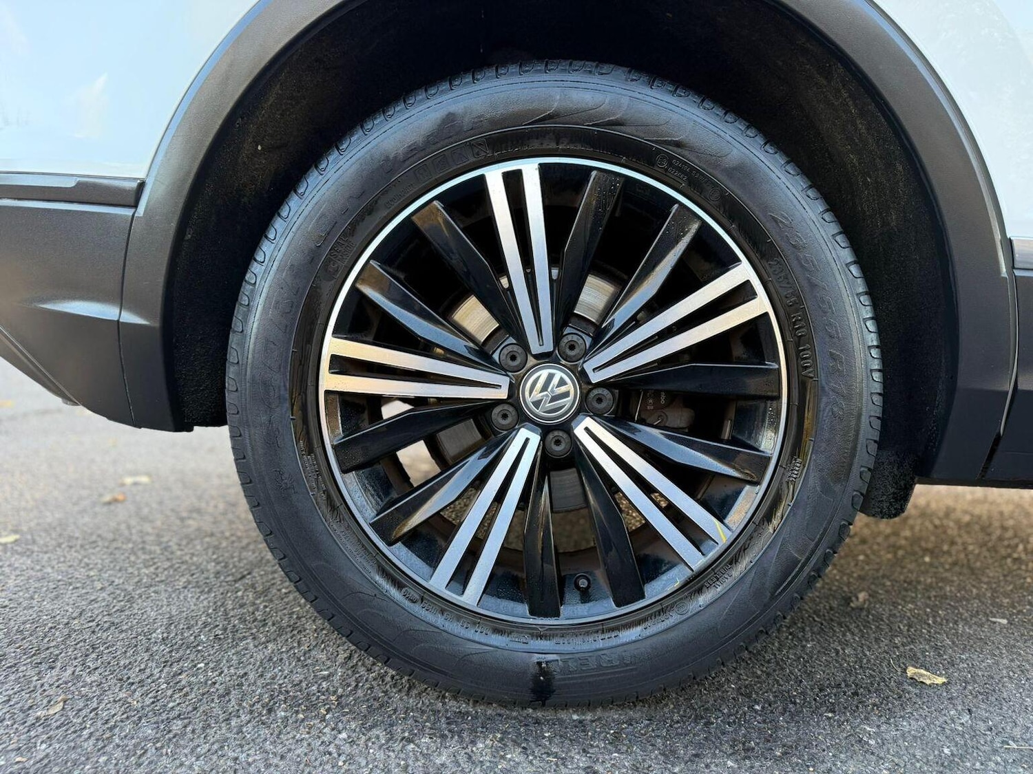 Used Volkswagen Tiguan 2018 for sale - 76670779: Photo 41