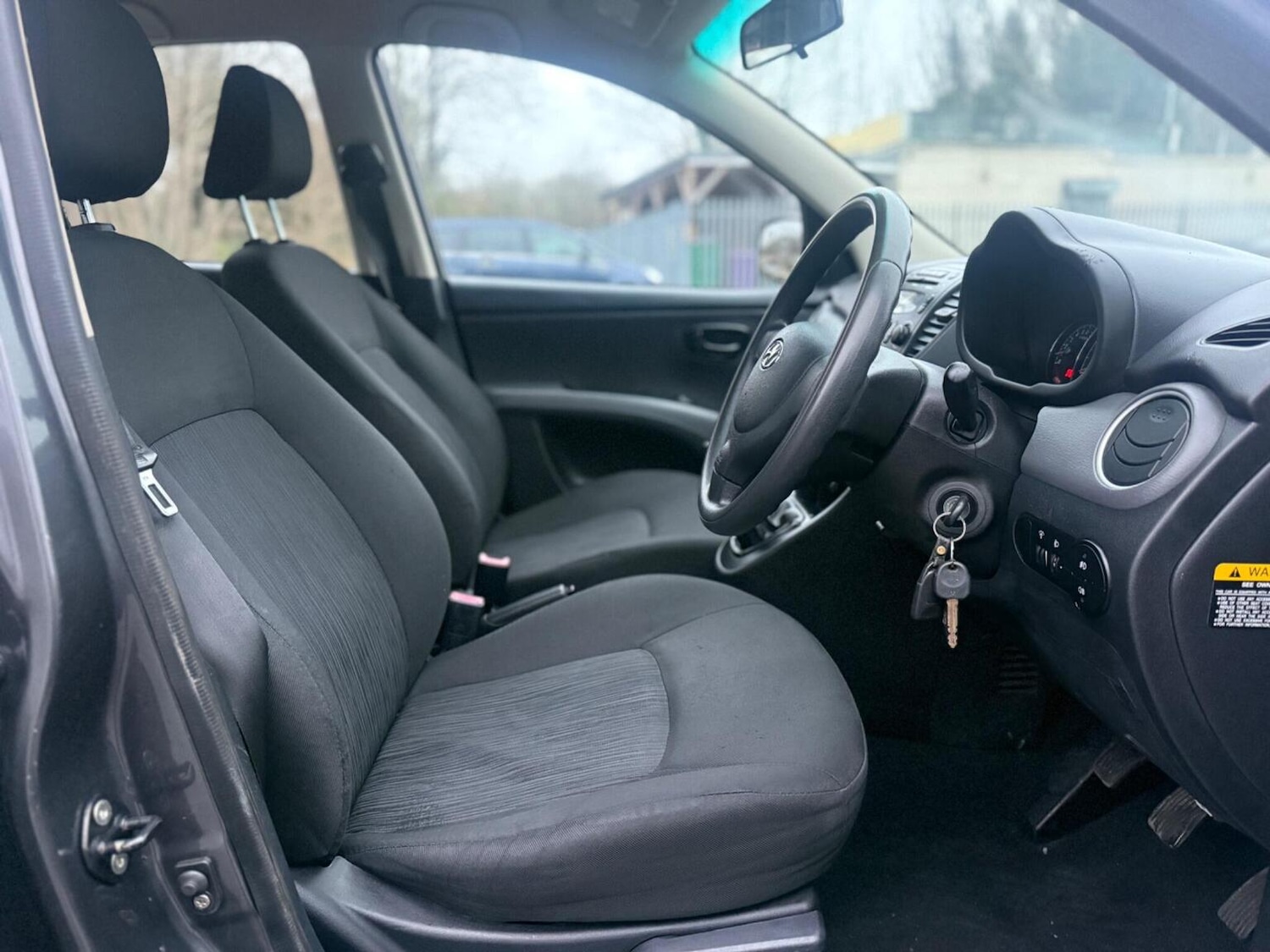 Used Hyundai i10 2011 for sale - 76963350: Photo 24