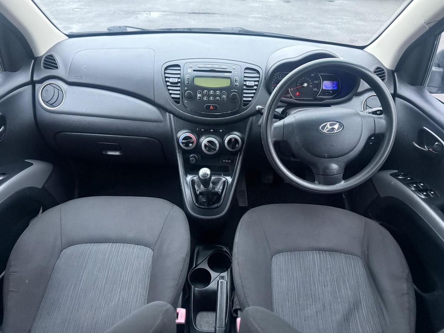 Used Hyundai i10 2011 for sale - 76963350: Photo 28