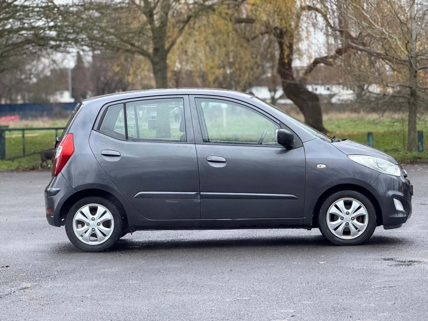 Used Hyundai i10 2011 for sale - 76963350: Photo 7