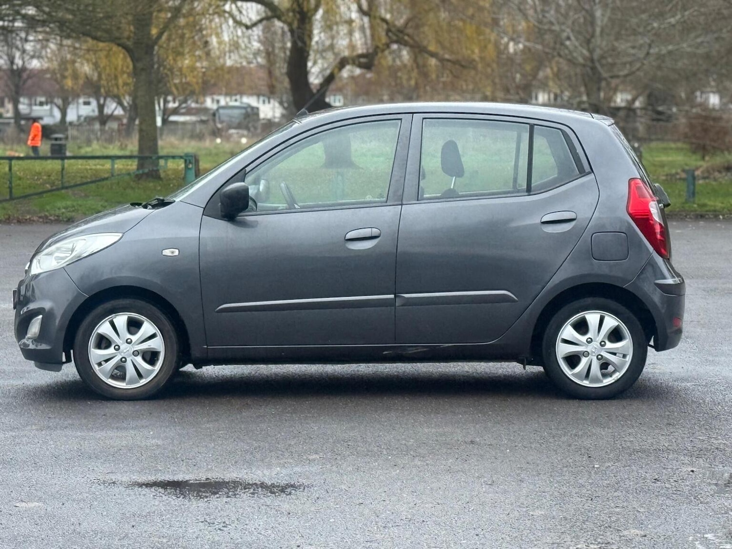 Used Hyundai i10 2011 for sale - 76963350: Photo 8
