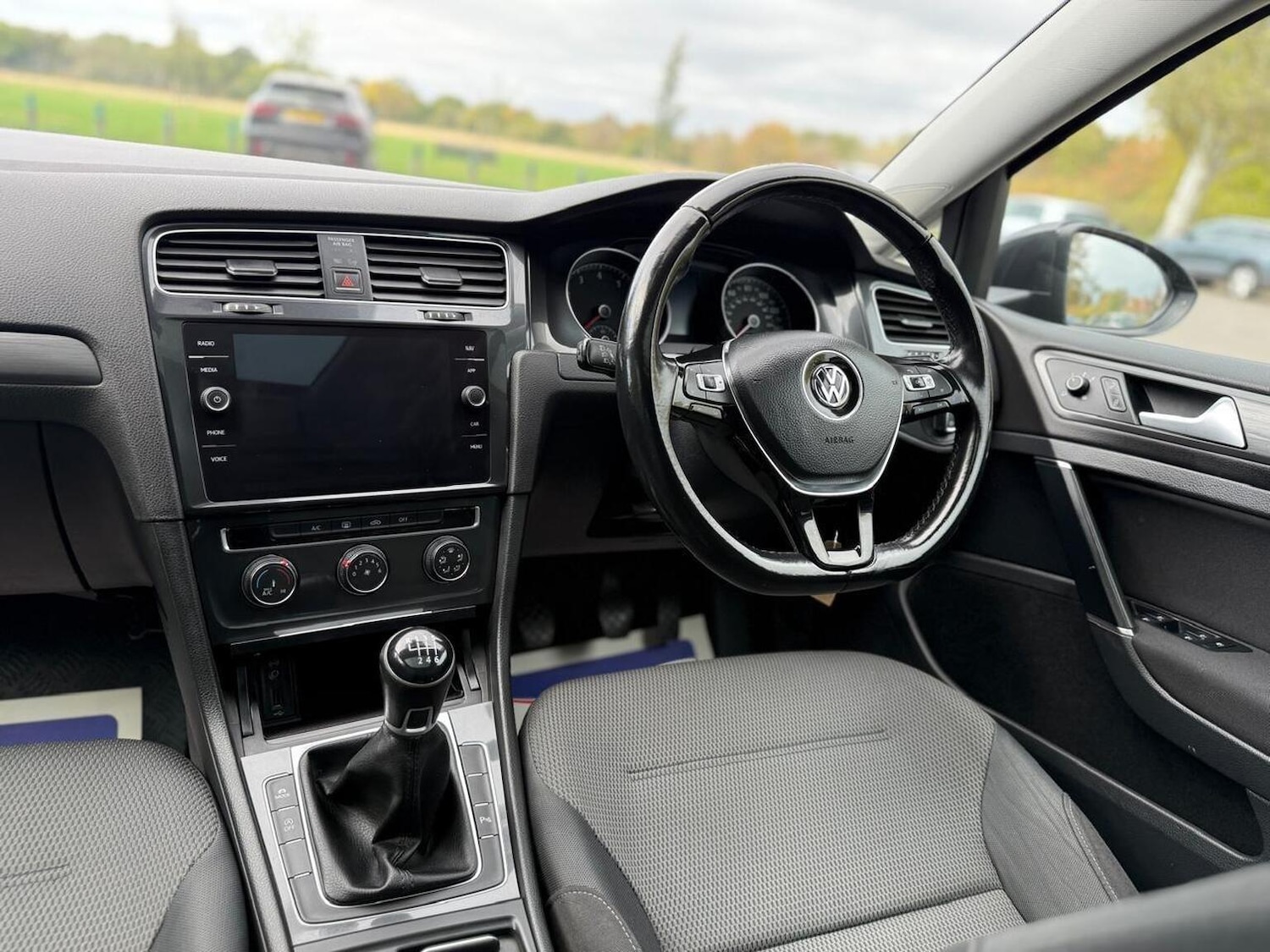 Used Volkswagen Golf 2017 for sale - 76769625: Photo 26