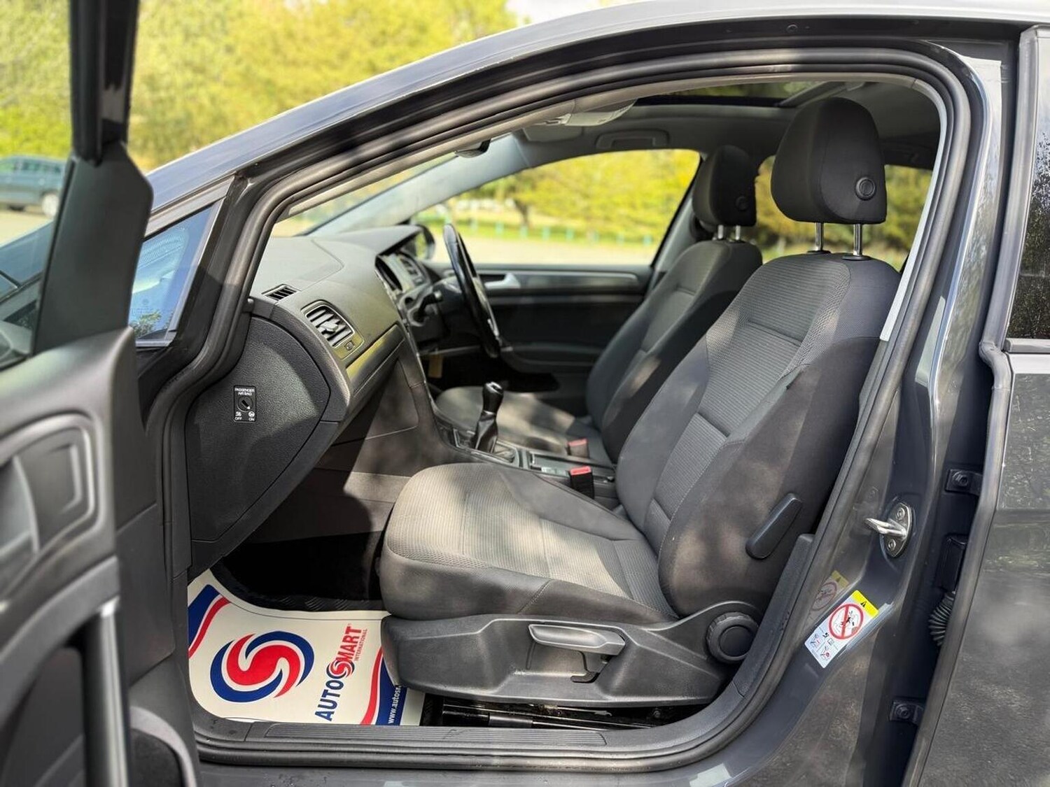 Used Volkswagen Golf 2017 for sale - 76769625: Photo 32