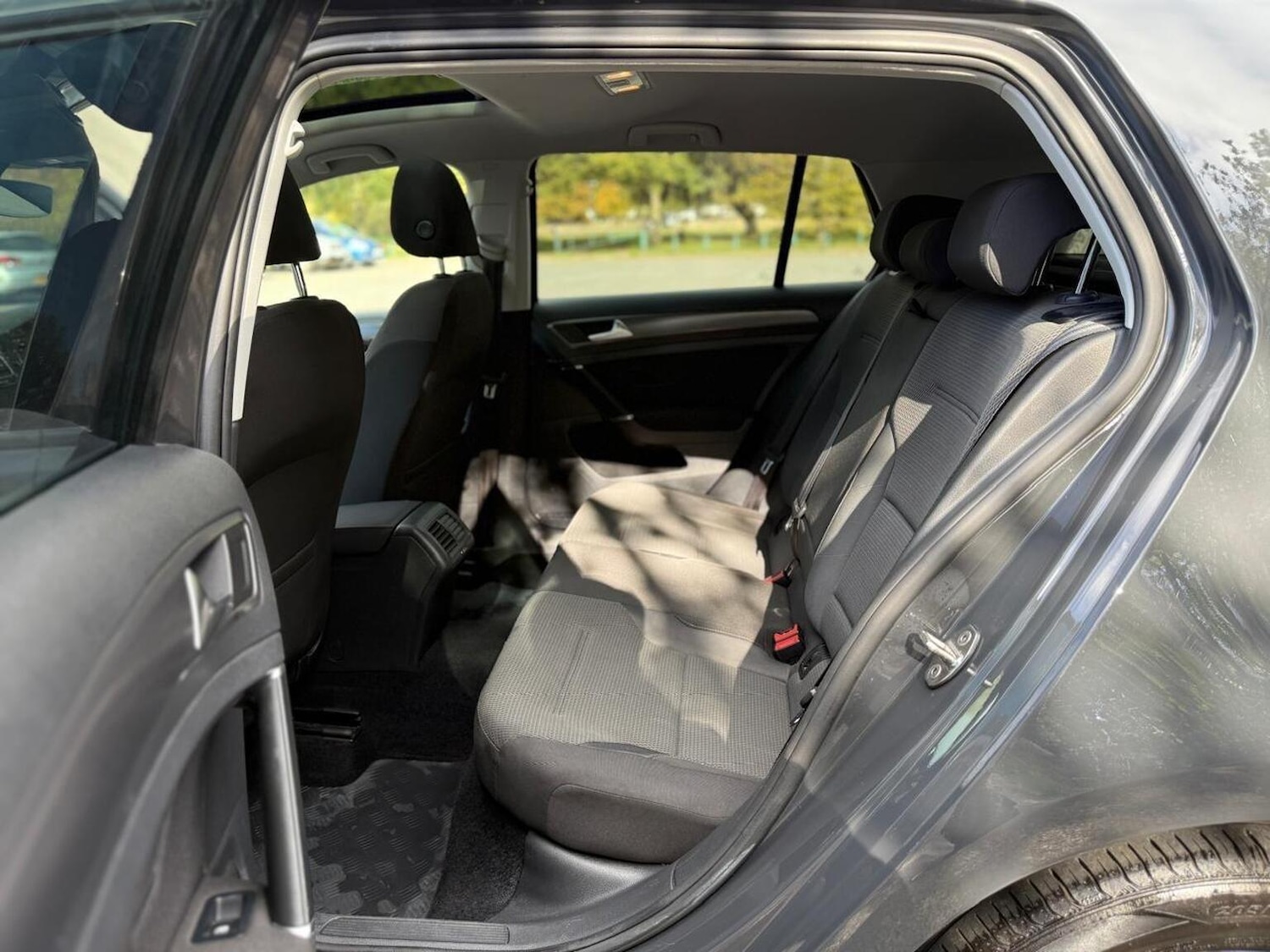 Used Volkswagen Golf 2017 for sale - 76769625: Photo 34