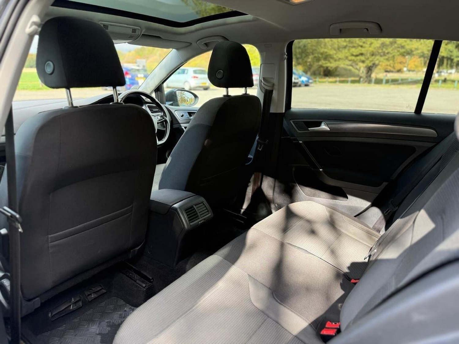 Used Volkswagen Golf 2017 for sale - 76769625: Photo 38