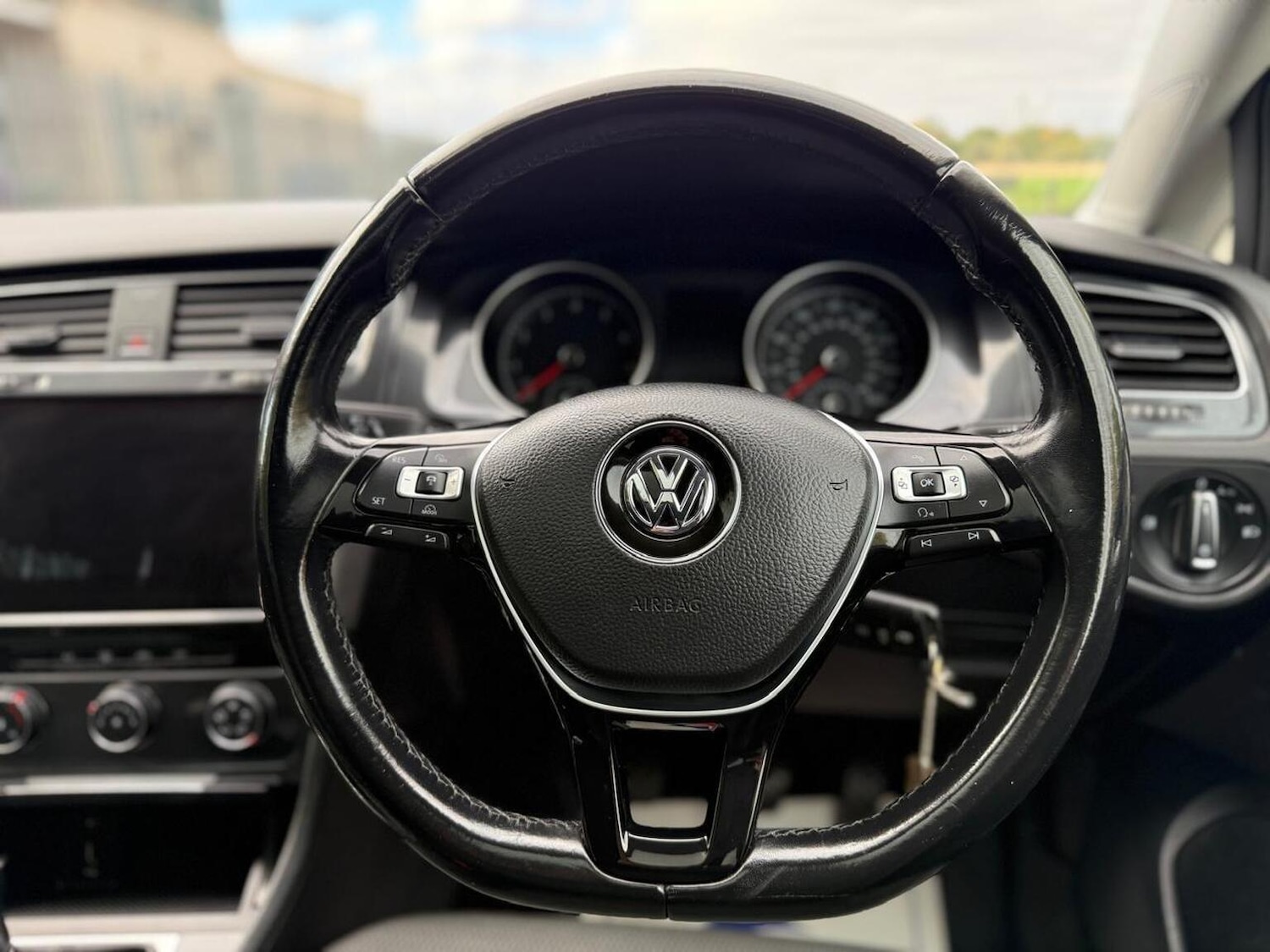 Used Volkswagen Golf 2017 for sale - 76769625: Photo 50