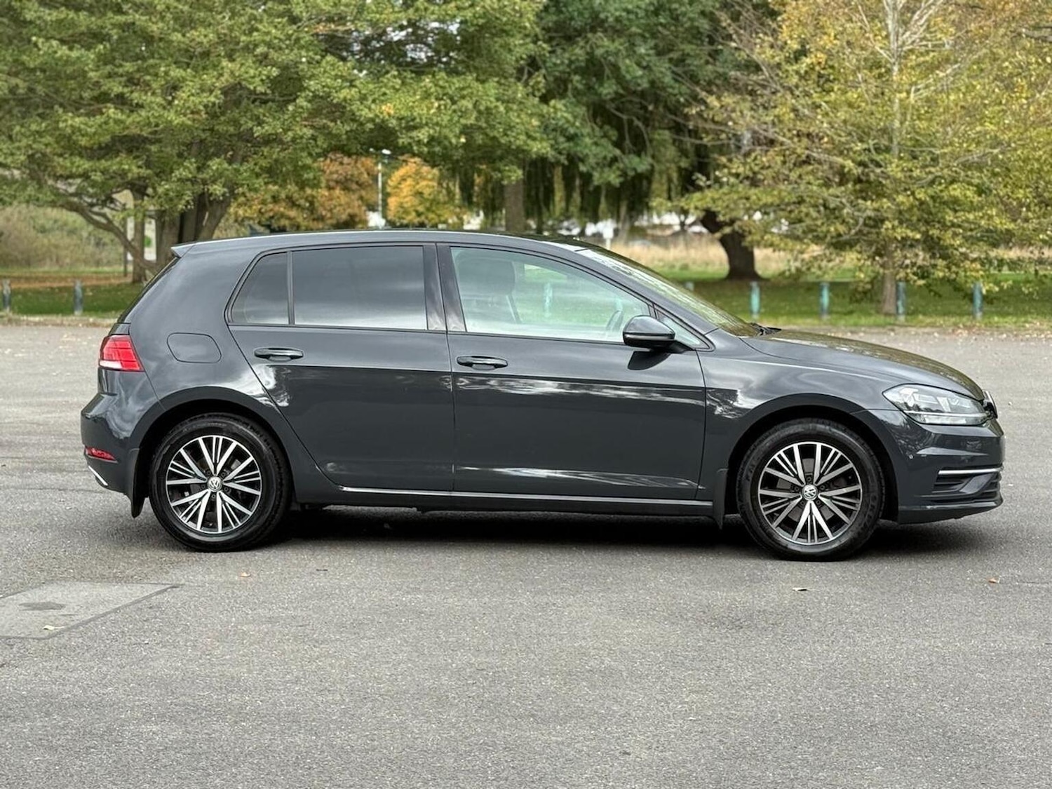 Used Volkswagen Golf 2017 for sale - 76769625: Photo 8