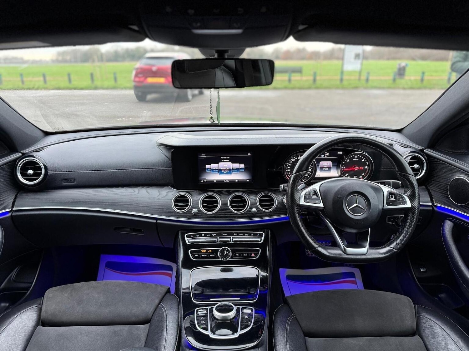 Used Mercedes-Benz E Class 2017 for sale - 76963313: Photo 3