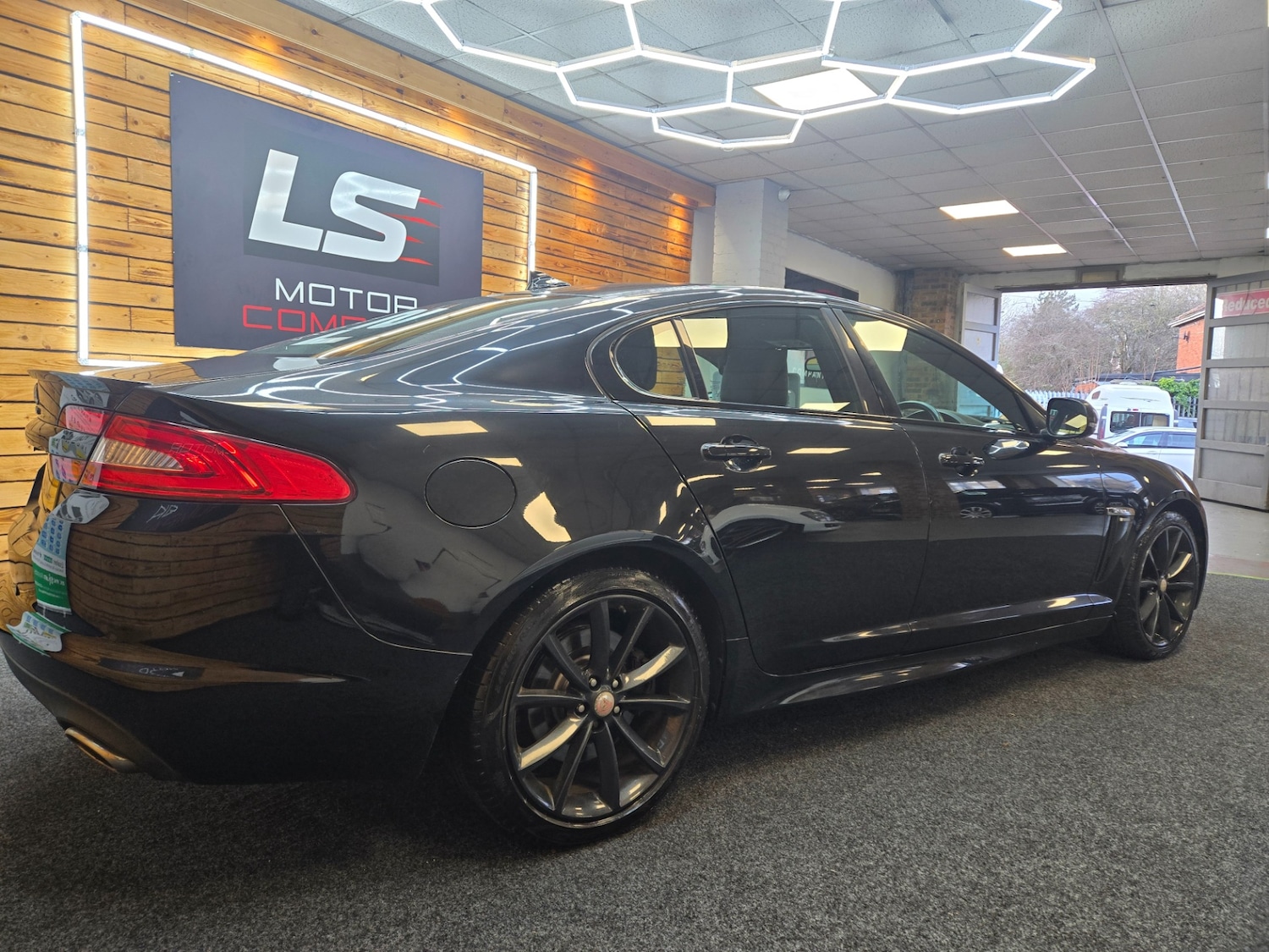 Used Jaguar XF 2015 for sale - 77669242: Photo 7