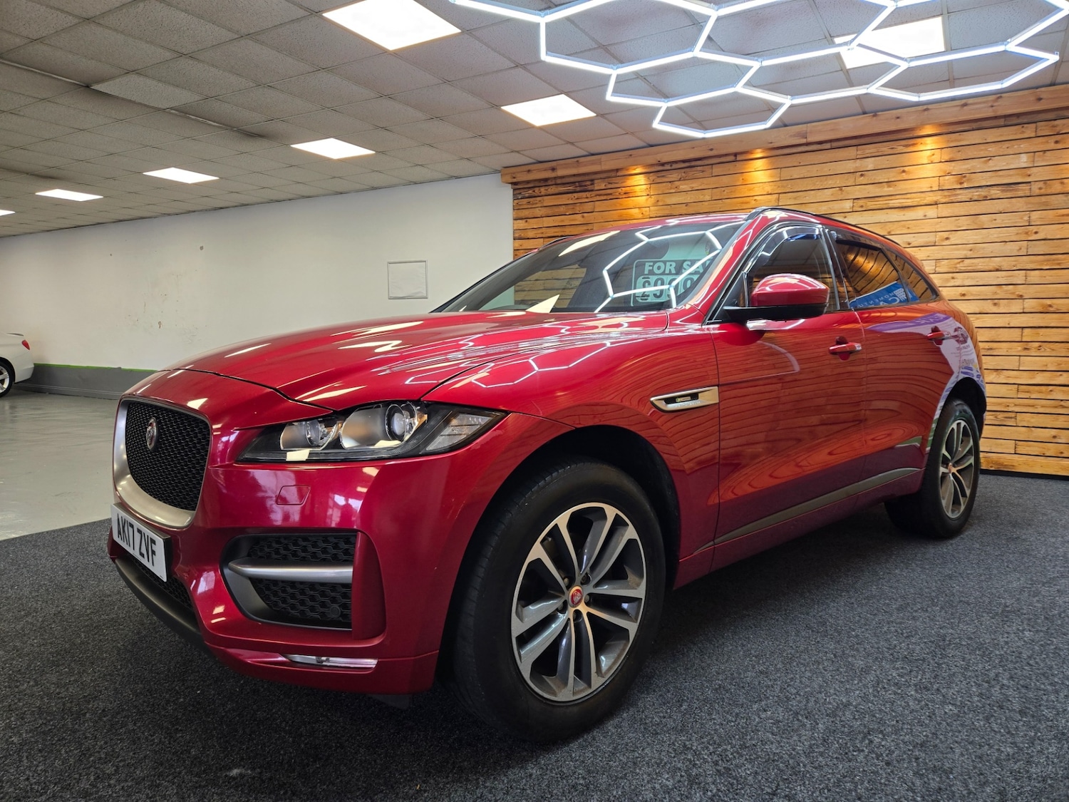 Used Jaguar F-Pace 2017 for sale - 77054673: Photo 5