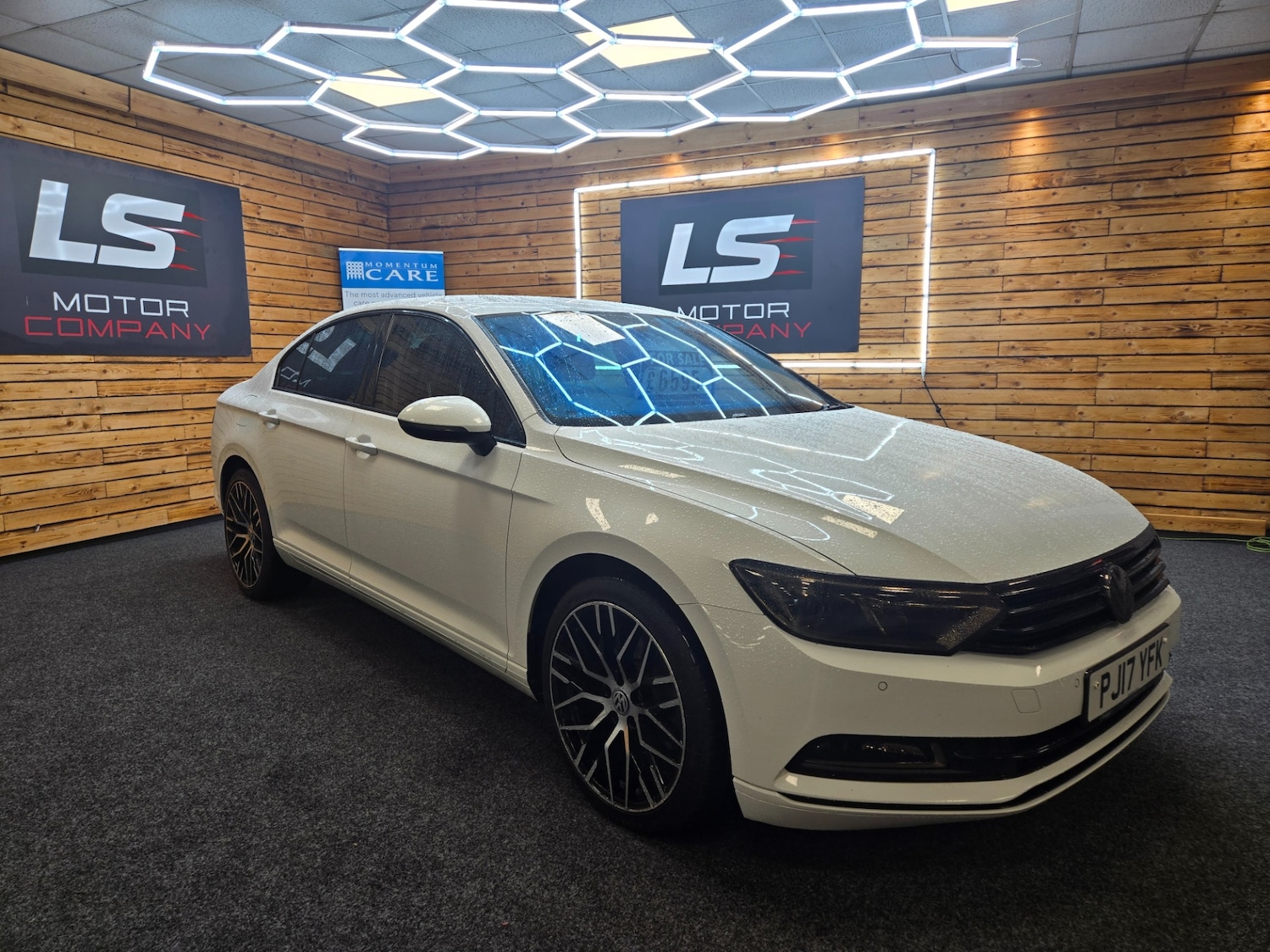 Used Volkswagen Passat 2017 for sale - 76955326: Photo 2