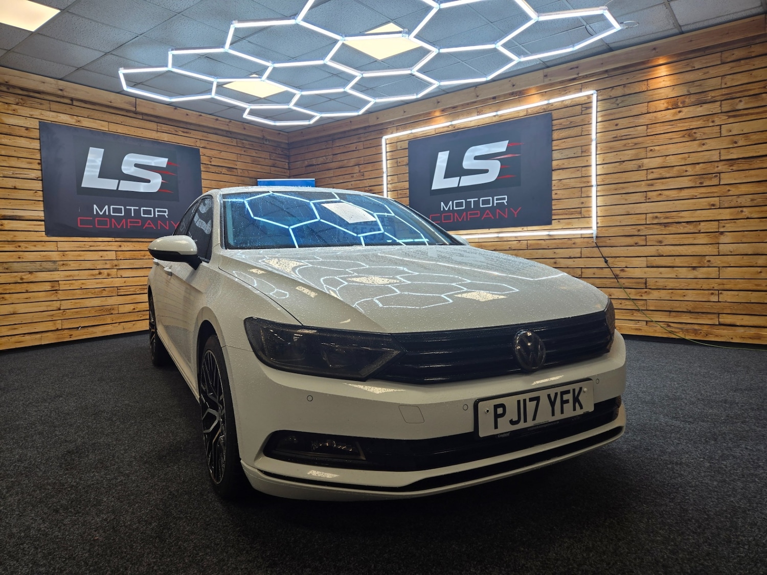 Used Volkswagen Passat 2017 for sale - 76955326: Photo 3