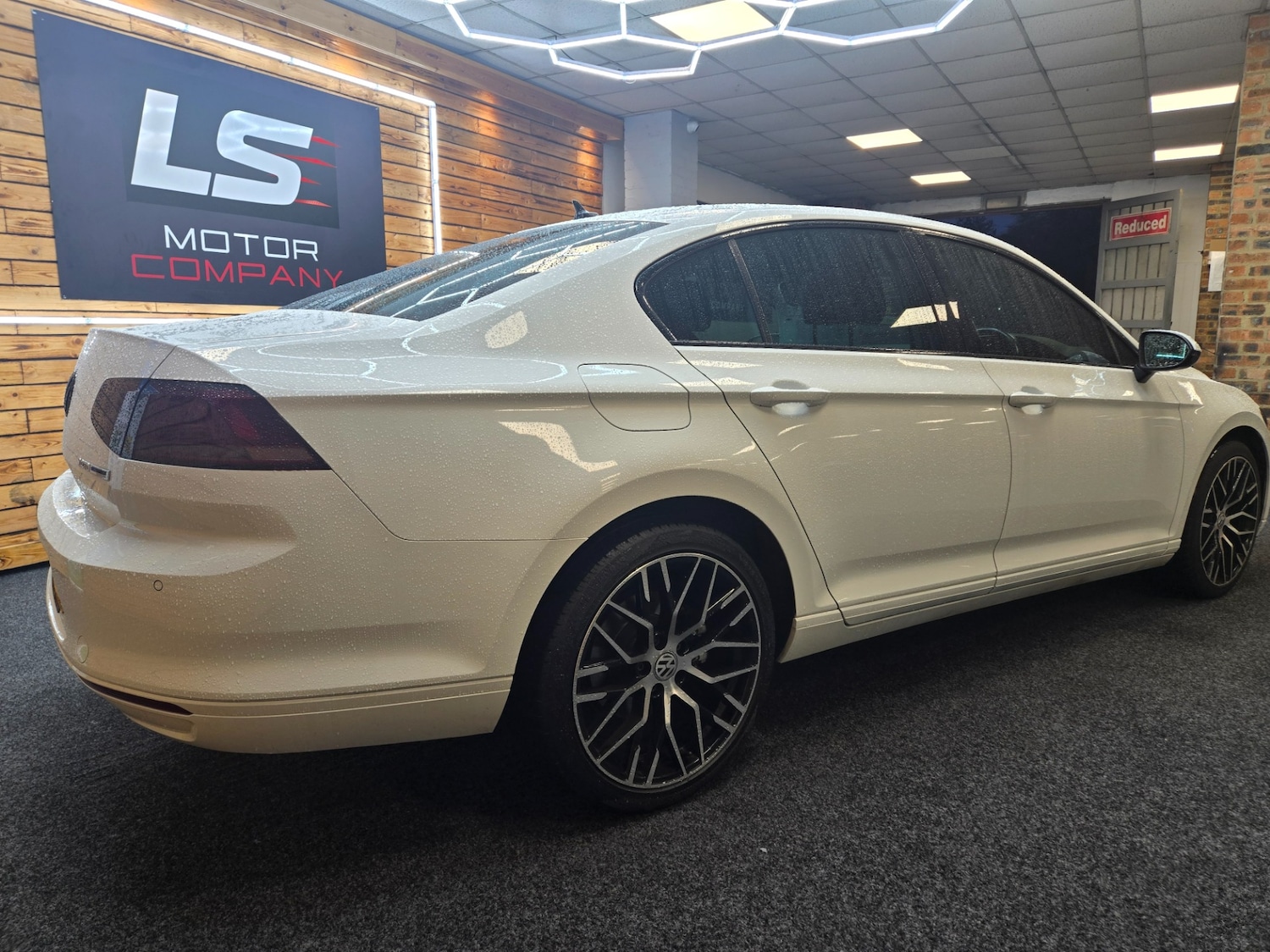 Used Volkswagen Passat 2017 for sale - 76955326: Photo 9