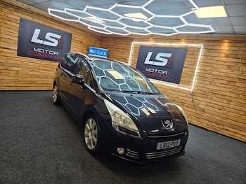 Used Peugeot 5008 2012 for sale - 77390055: Photo
