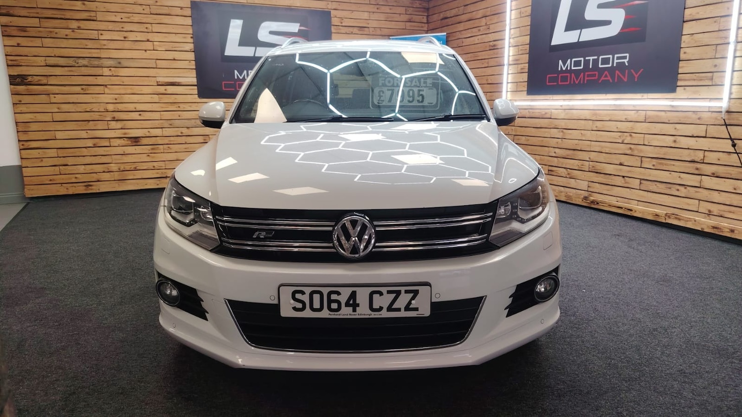 Used Volkswagen Tiguan 2014 for sale - 77001668: Photo 3